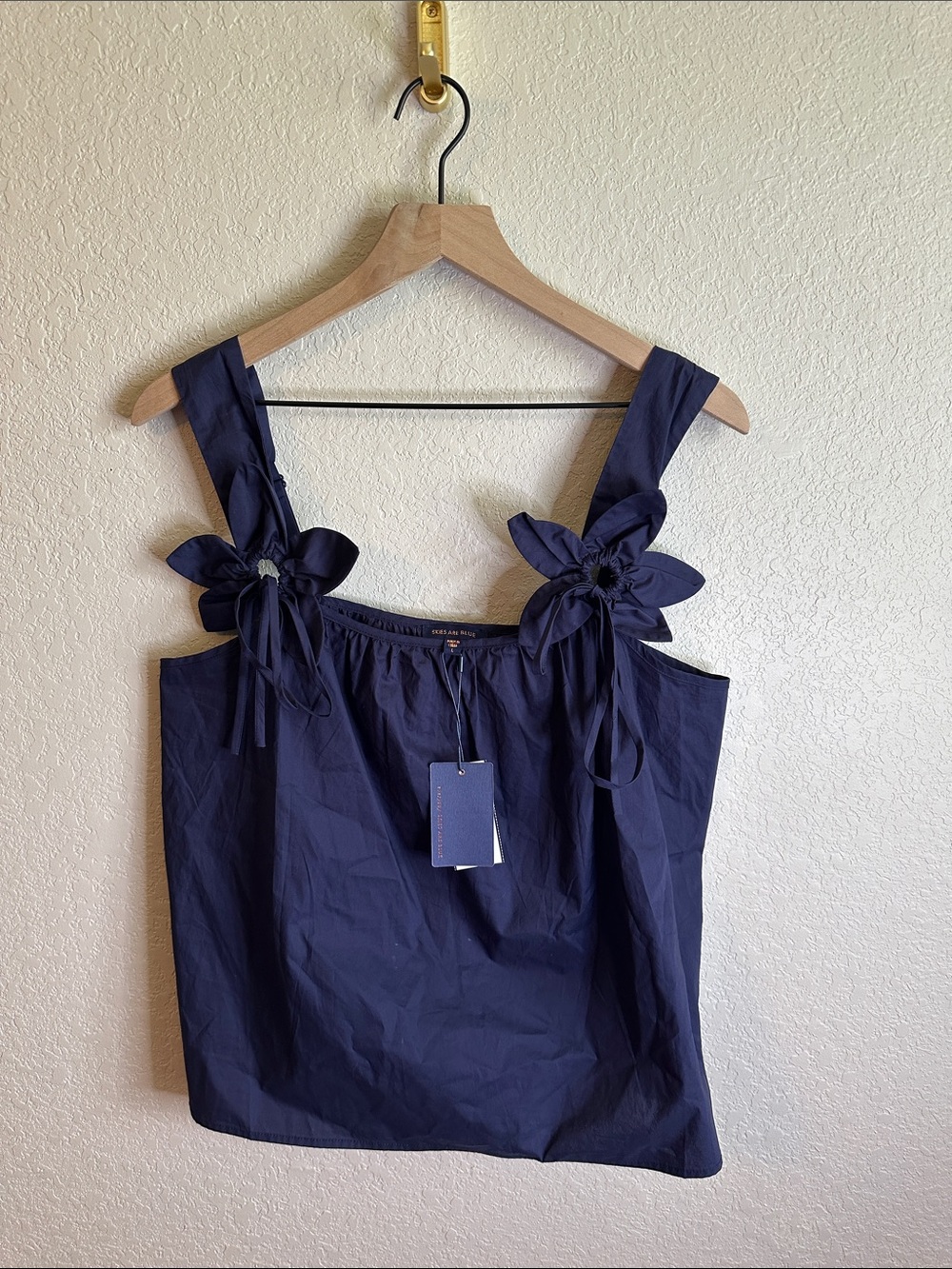 NWT Skies Are Blue Navy Blue 3D Flower Rosette Shoulder Strap Poplin Tank Top